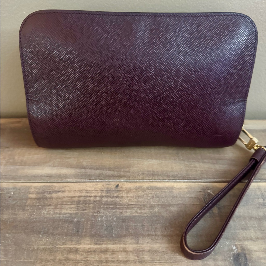Beautiful Authentic Louis Vuitton Orsay Wristlet Clutch